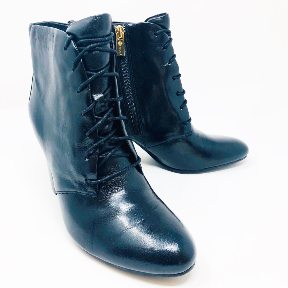 🧜🏼‍♀️Isola Black Leather Lace-up Boots